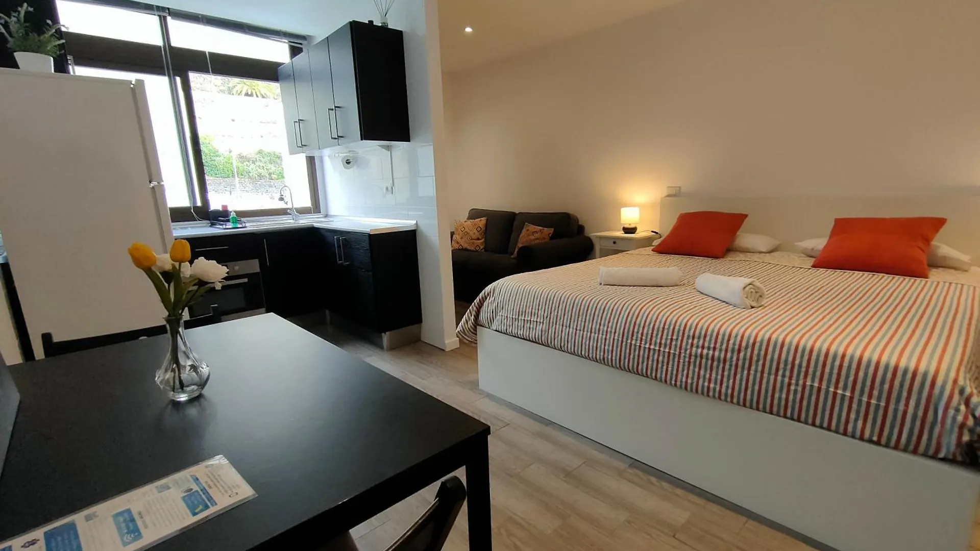 Sea Loft With A Huge Bed location