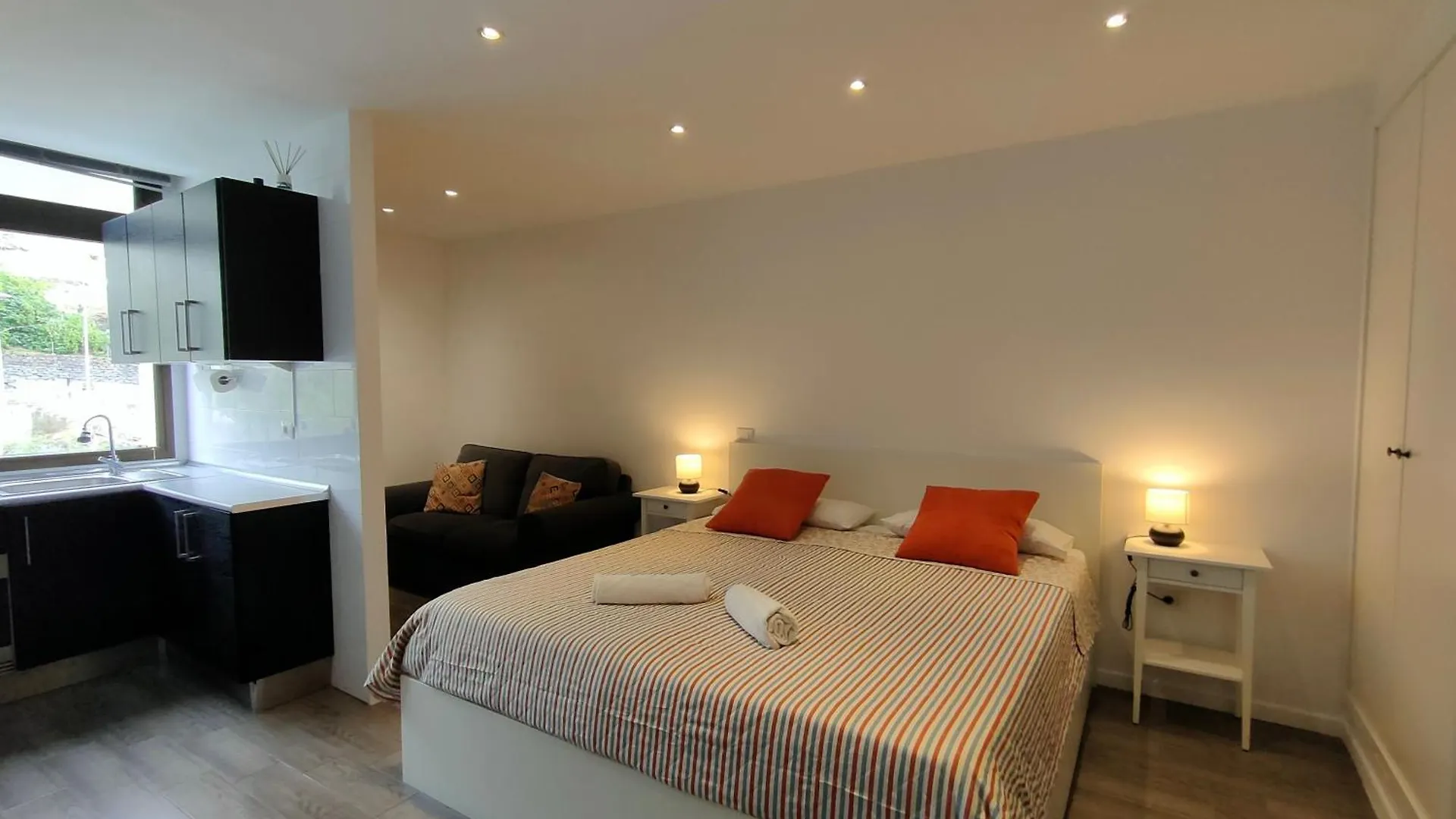 Sea Loft With A Huge Bed Apartment Icod De Los Vinos